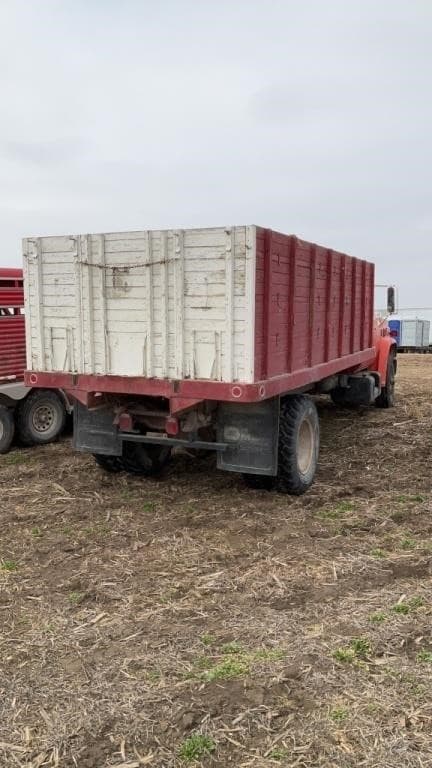 Image of Chevrolet C65 equipment image 4