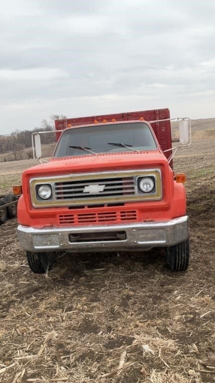 Image of Chevrolet C65 equipment image 2