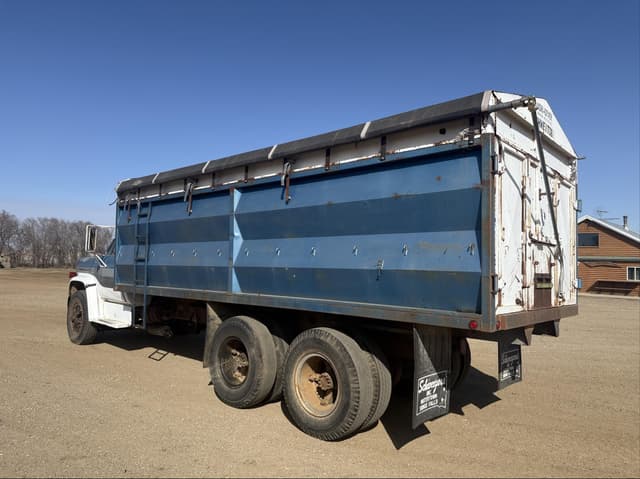 Image of Chevrolet C65 equipment image 2