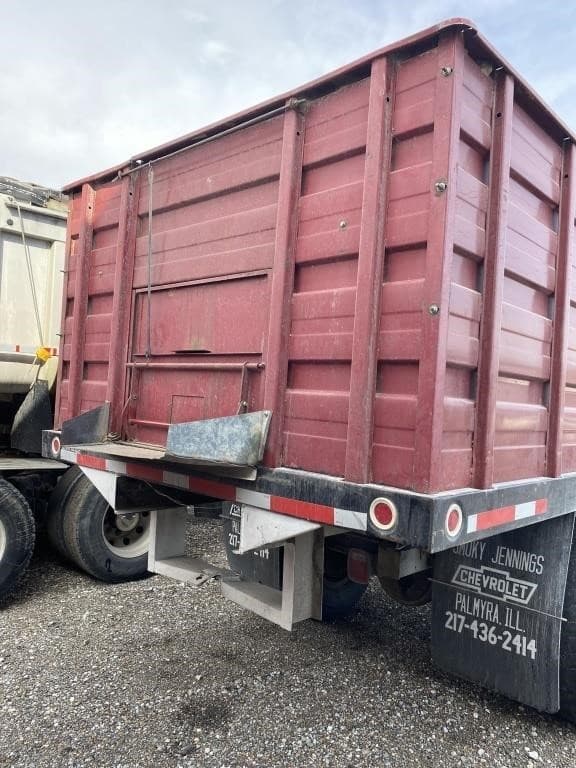 Image of Chevrolet C65 equipment image 1