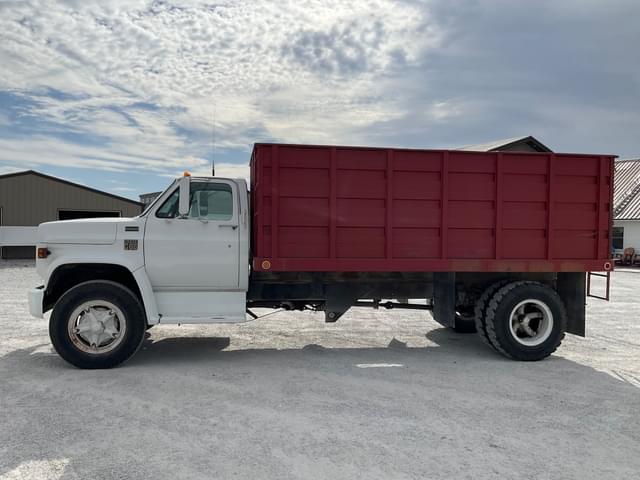 Image of Chevrolet C65 equipment image 1