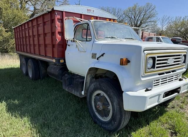 Image of Chevrolet C65 equipment image 1