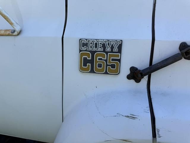 Image of Chevrolet C65 equipment image 3