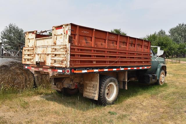 Image of Chevrolet C65 equipment image 3