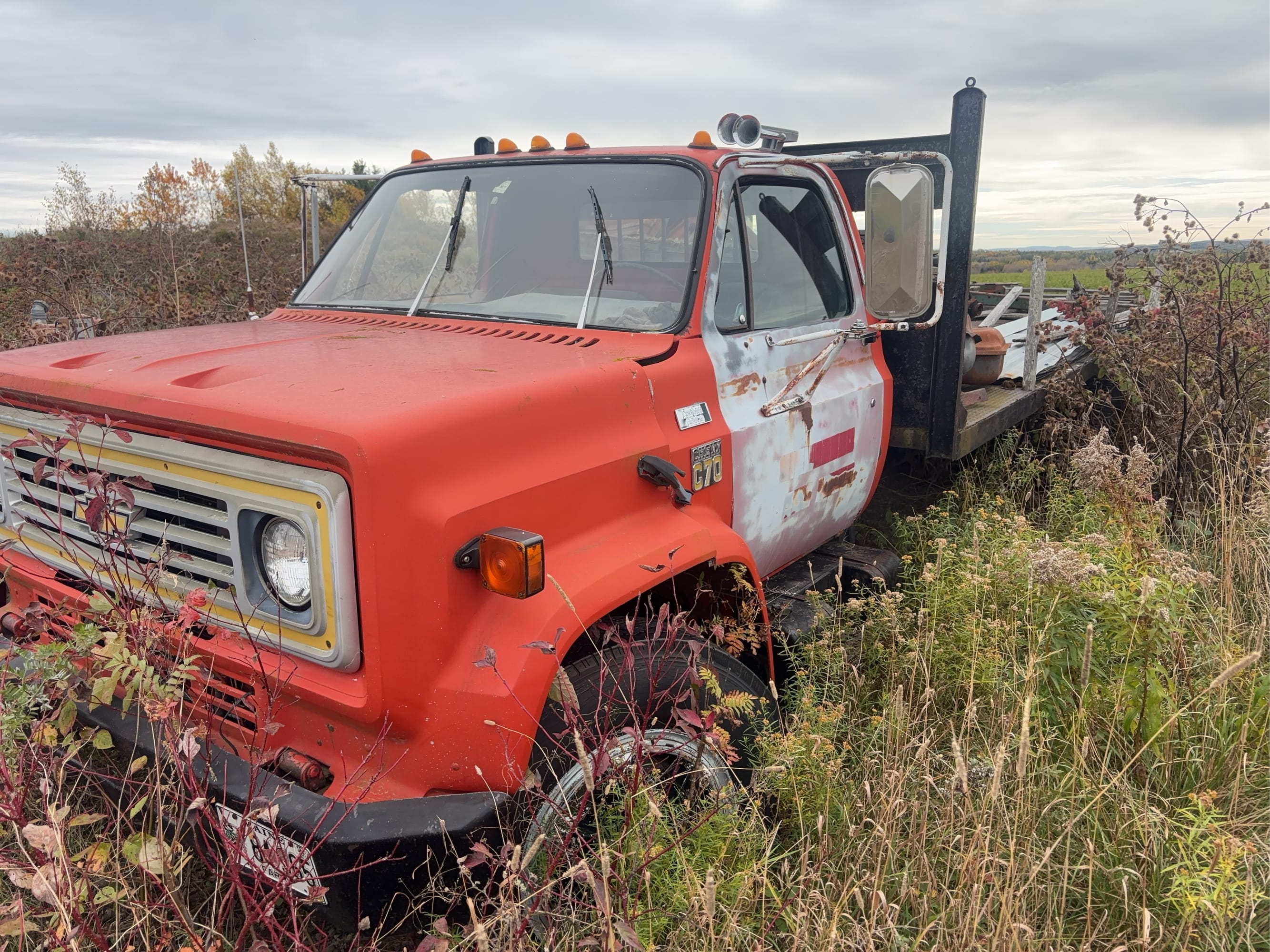 Chevrolet C70 Equipment Image0