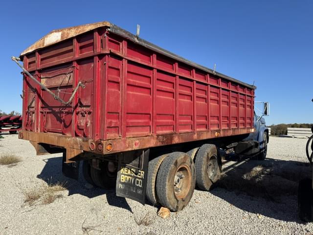 Image of Chevrolet C70 equipment image 3