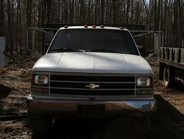 Image of Chevrolet 3500 equipment image 1