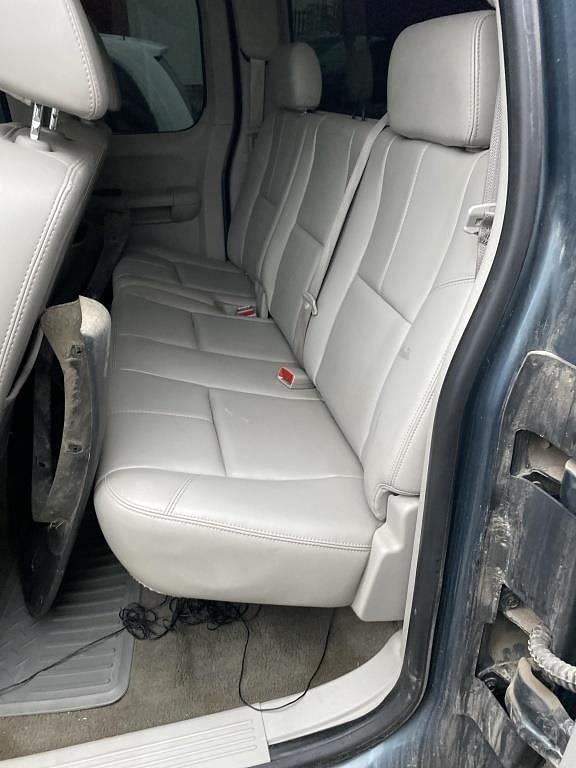 Image of Chevrolet 1500 equipment image 3