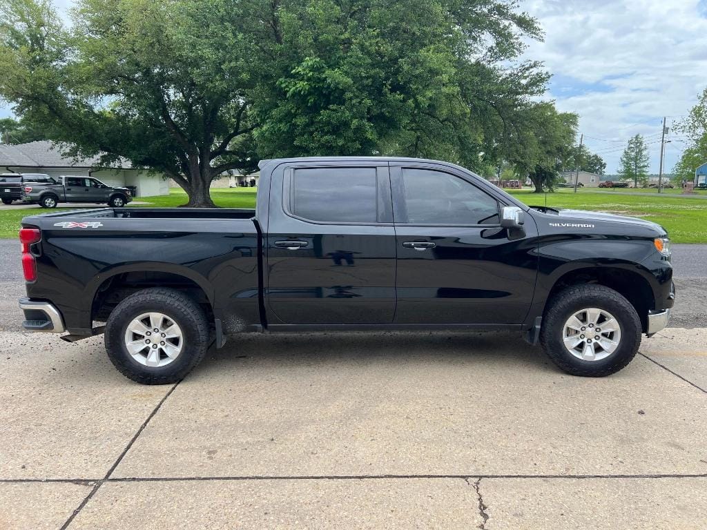 2022 Chevrolet 1500 Equipment Image0