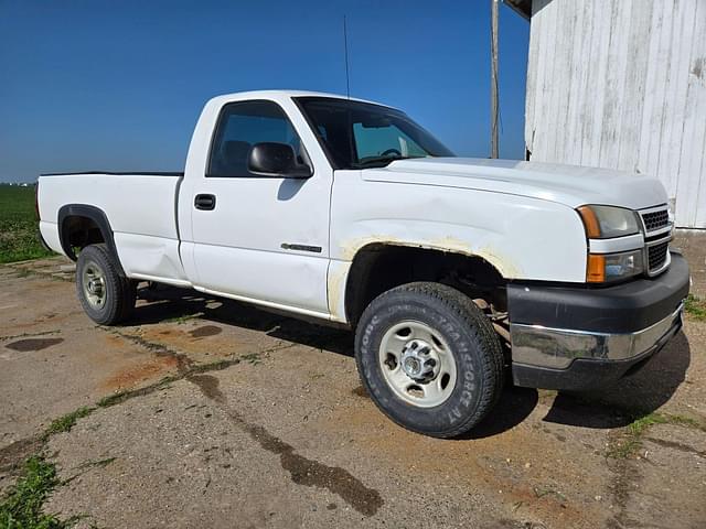 Image of Chevrolet 2500 equipment image 4