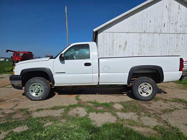 Image of Chevrolet 2500 equipment image 1