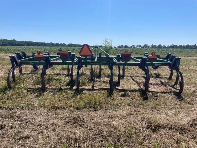 Image of John Deere 610 equipment image 3