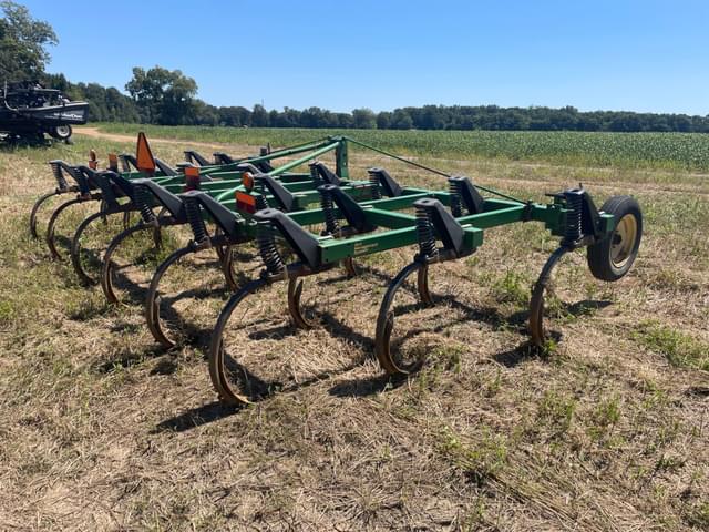 Image of John Deere 610 equipment image 2