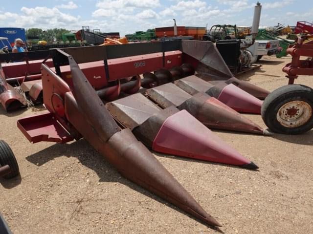 Image of Case IH 1044 equipment image 1