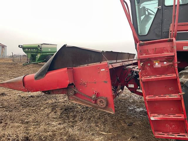 Image of Case IH 1063 equipment image 4