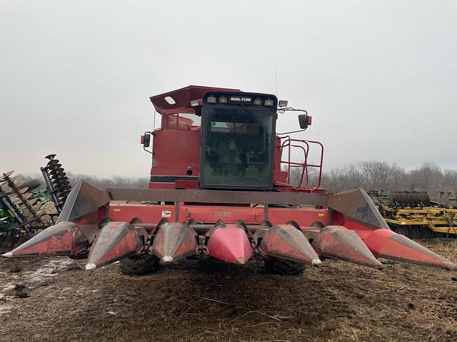 Image of Case IH 1063 equipment image 2