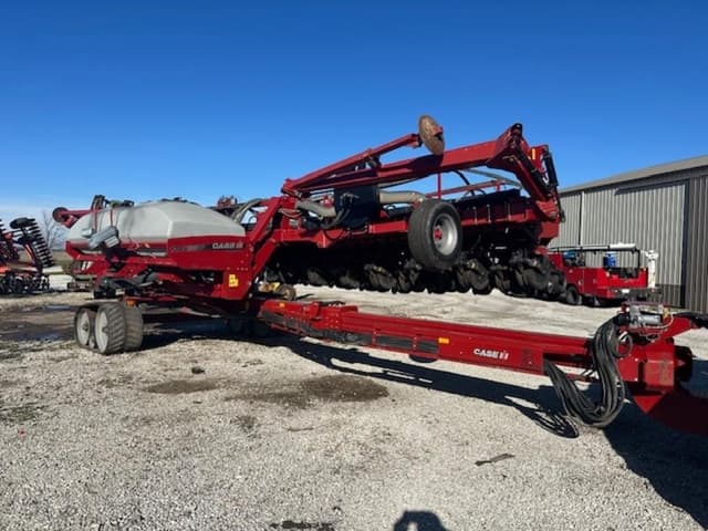 Image of Case IH 1245 equipment image 1