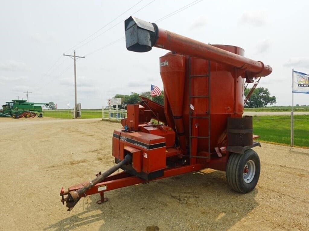 Case IH 1250 Equipment Image0