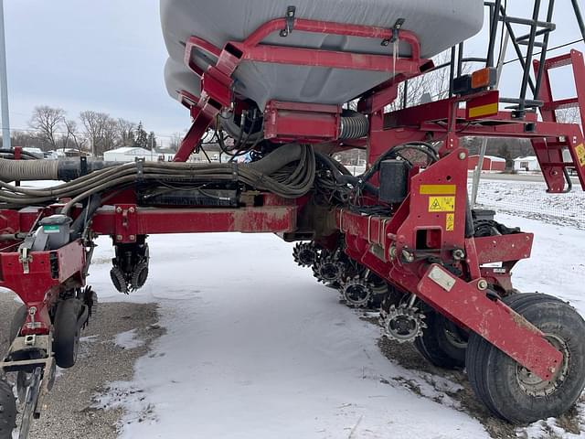 Image of Case IH 1255 equipment image 4