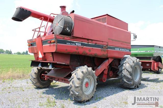 Image of Case IH 1688 equipment image 2