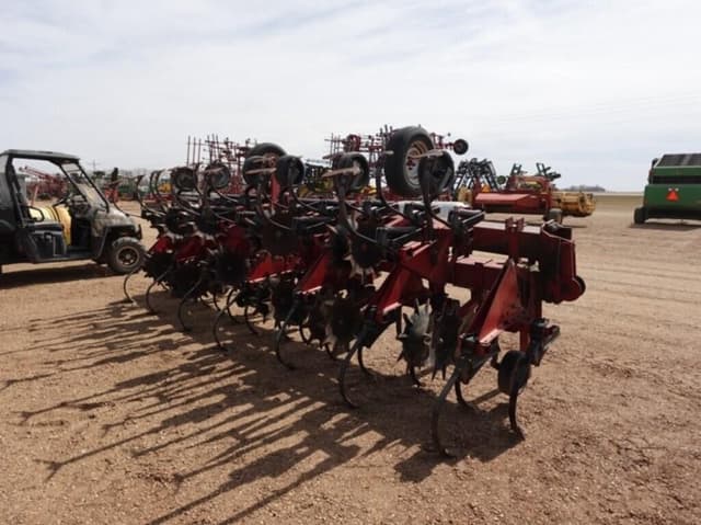 Image of Case IH 183 equipment image 4