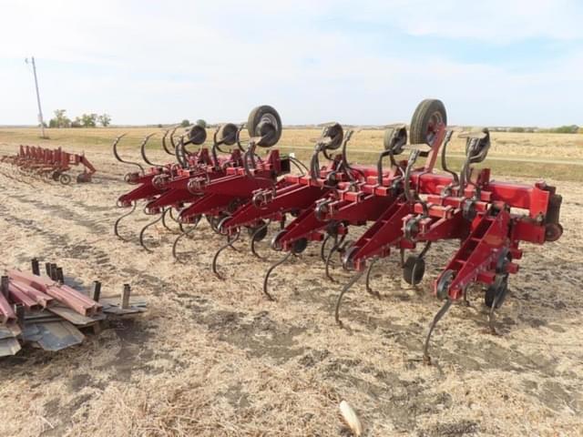 Image of Case IH 183 equipment image 2