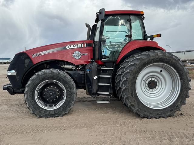 Image of Case IH Magnum 235 equipment image 1