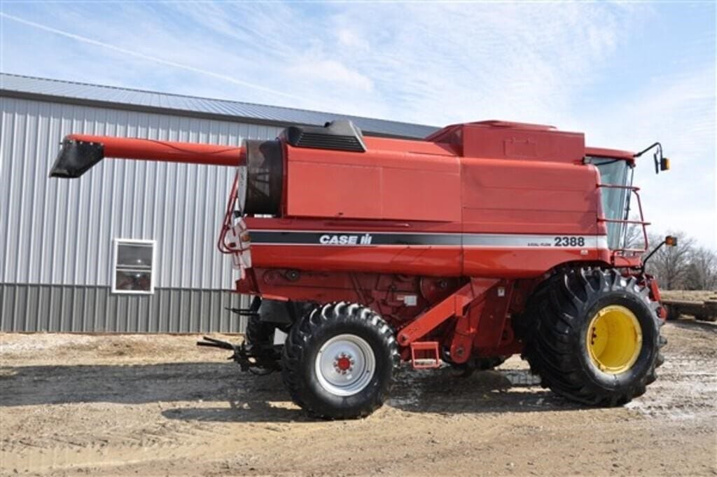 Case IH 2388 Equipment Image0