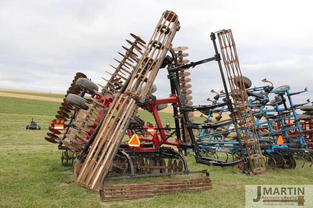 Image of Case IH 330 equipment image 3