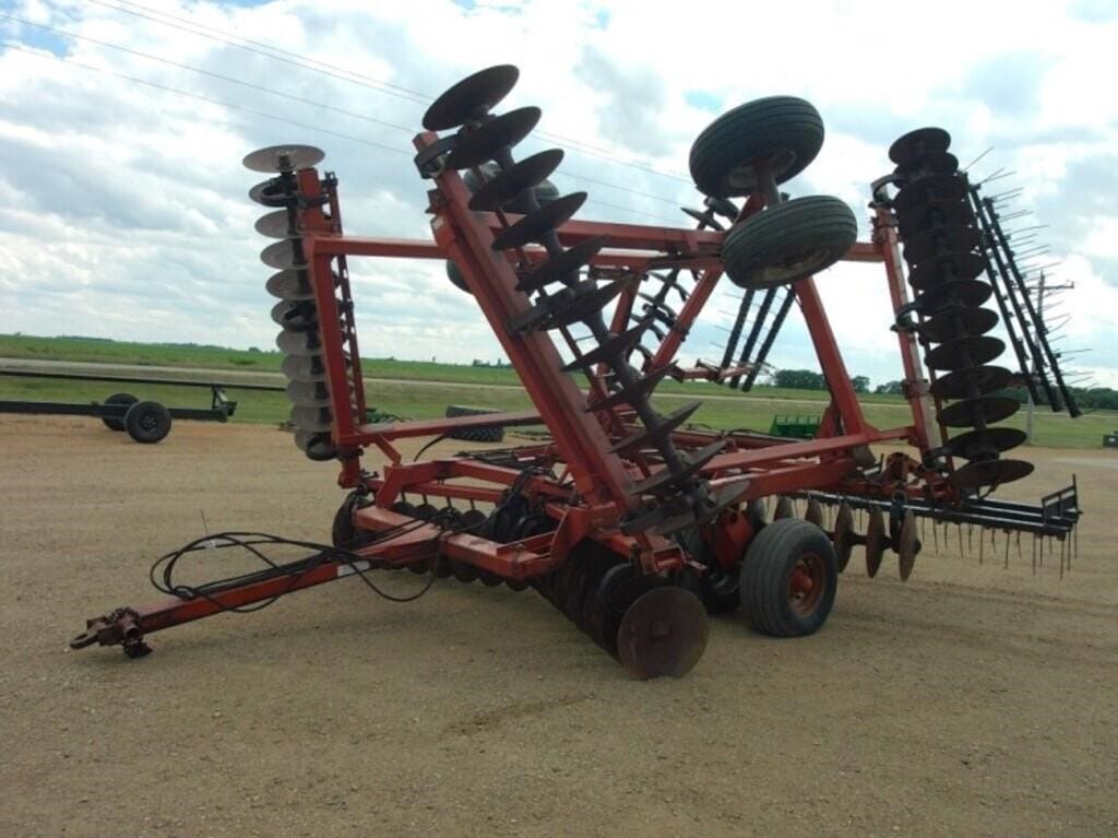 Case IH 3900 Equipment Image0