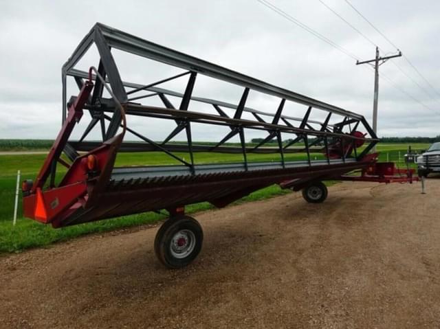 Image of Case IH 725 equipment image 2