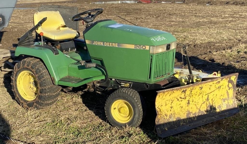Main image John Deere 260