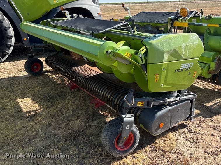 CLAAS 380 Equipment Image0