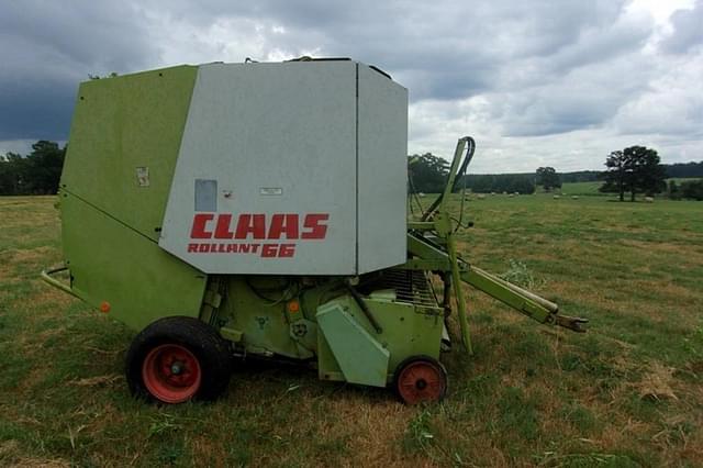 Image of CLAAS Rollant 66 equipment image 2