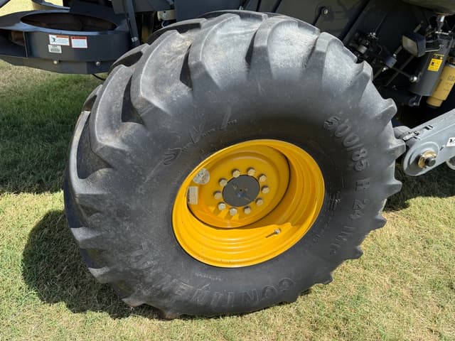 Image of CLAAS LEXION 740 equipment image 3