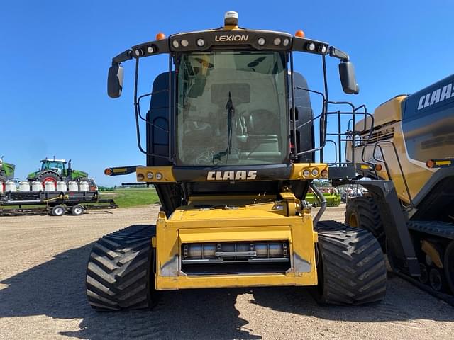 Image of CLAAS LEXION 740TT equipment image 4