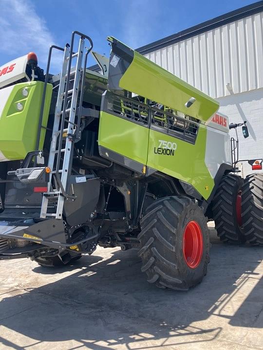 Image of CLAAS Lexion 7500 equipment image 2