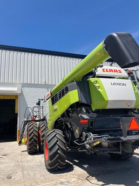 Image of CLAAS Lexion 7500 equipment image 1