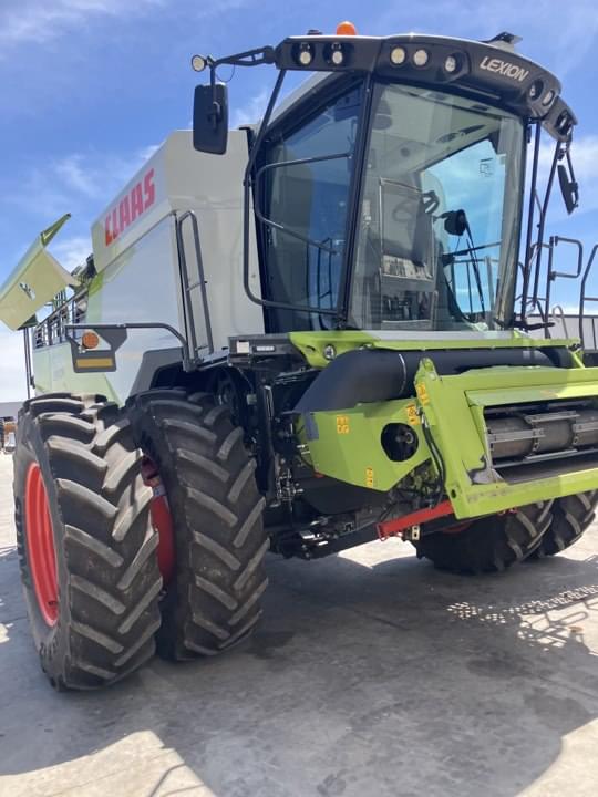 Image of CLAAS Lexion 7500 equipment image 4