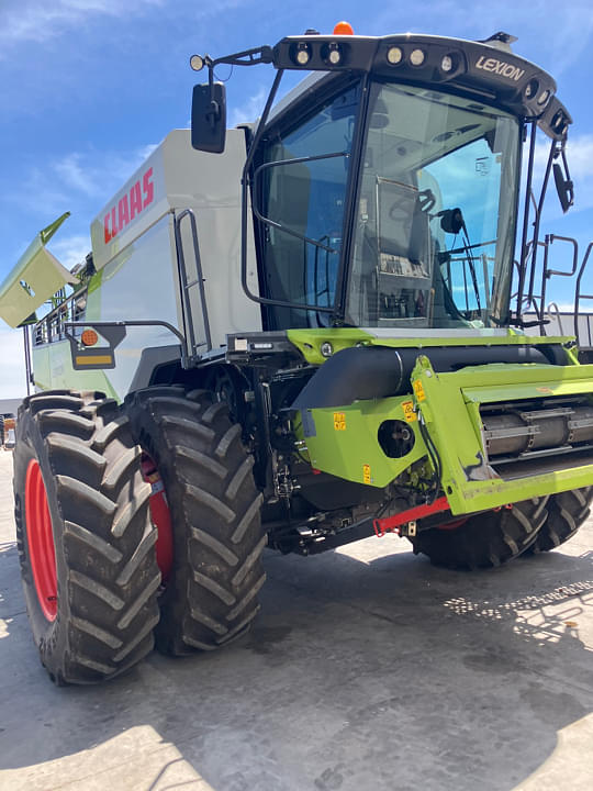 Image of CLAAS Lexion 7500 equipment image 3