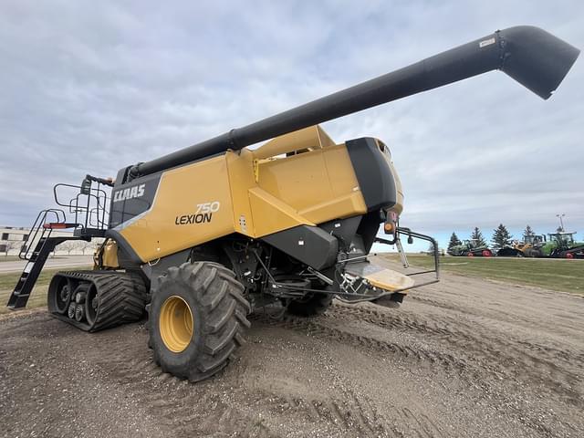 Image of CLAAS LEXION 750TT equipment image 1