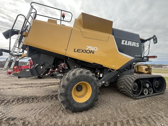 Image of CLAAS LEXION 750TT equipment image 3
