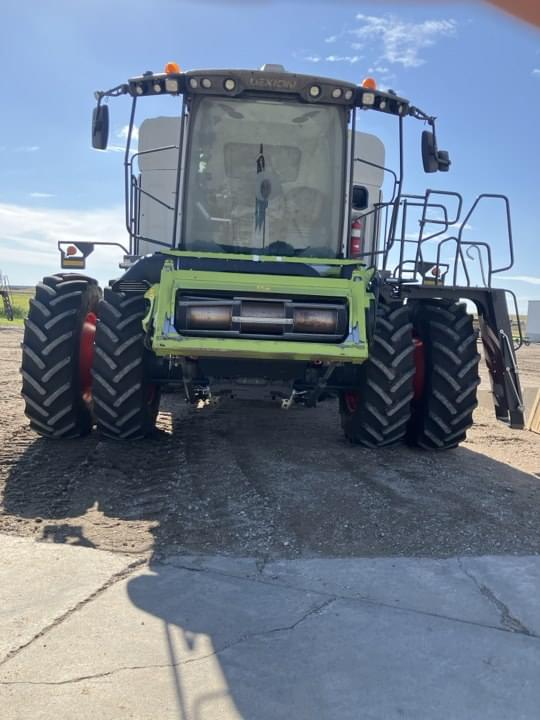 Image of CLAAS Lexion 8600 equipment image 1