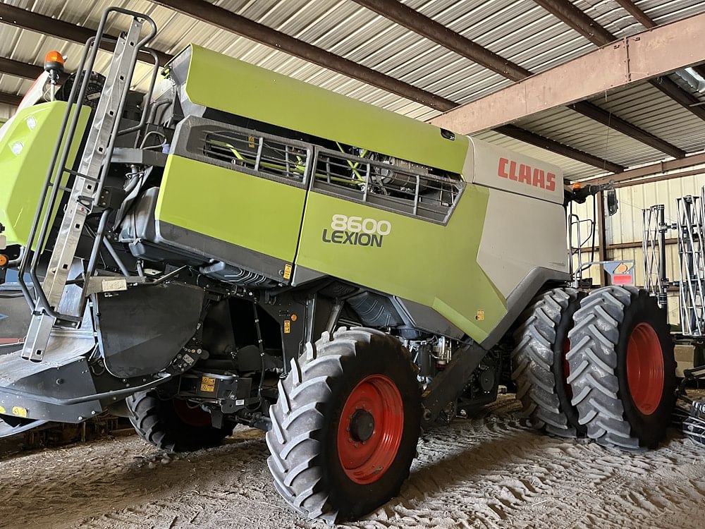 2021 CLAAS Lexion 8600 Equipment Image0