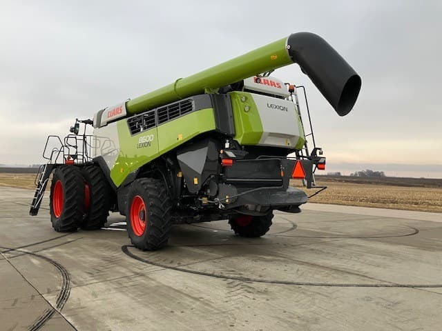 Image of CLAAS Lexion 8600 equipment image 3