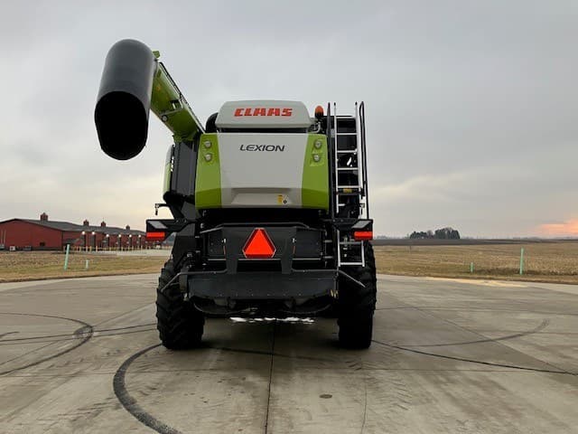 Image of CLAAS Lexion 8600 equipment image 3