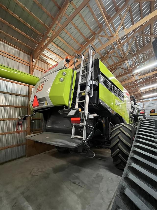 Image of CLAAS Lexion 8600TT equipment image 3