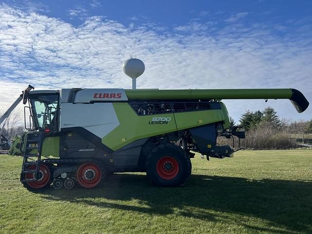 Image of CLAAS Lexion 8700 equipment image 3