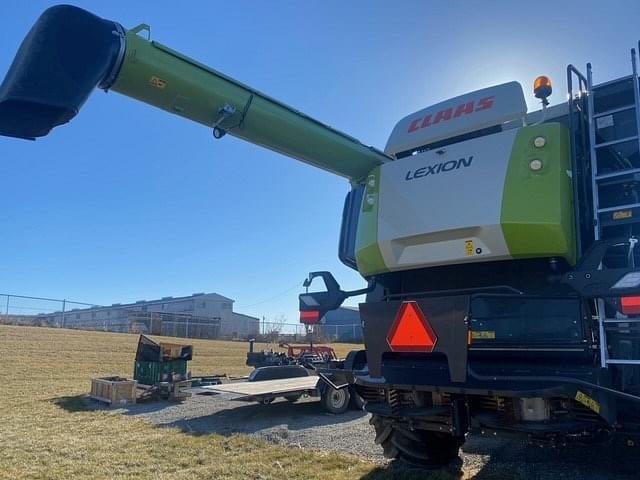 Image of CLAAS Lexion 8700TT equipment image 4