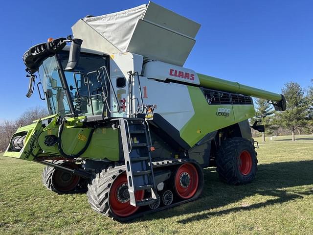 Image of CLAAS Lexion 8800TT equipment image 1